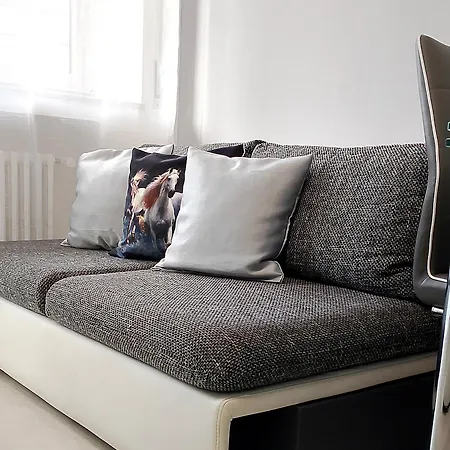 Host Flora * San Remo