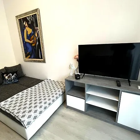 Host Flora Apartman *