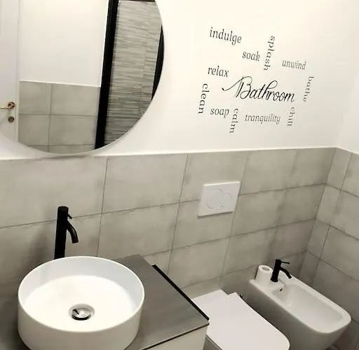 Daire Host Flora Sanremo