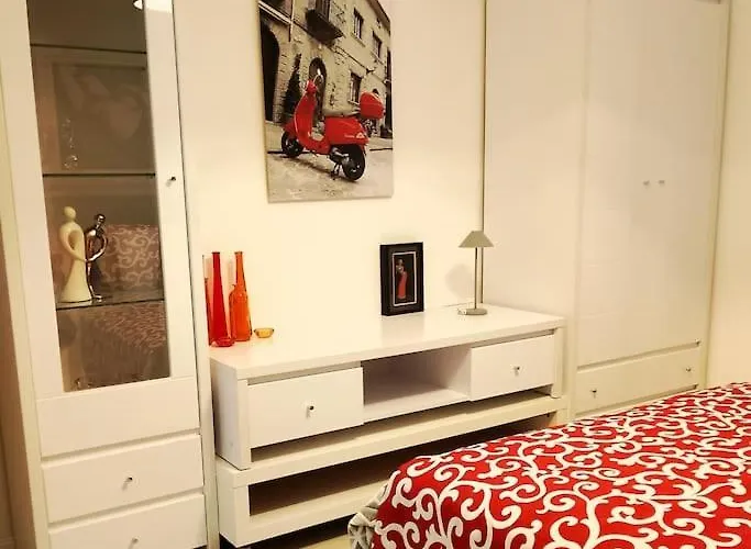 Daire Host Flora Sanremo